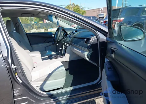 2013 Toyota Camry Le z USA, uszkodzony, nr VIN 4T1BF1FK8DU261196